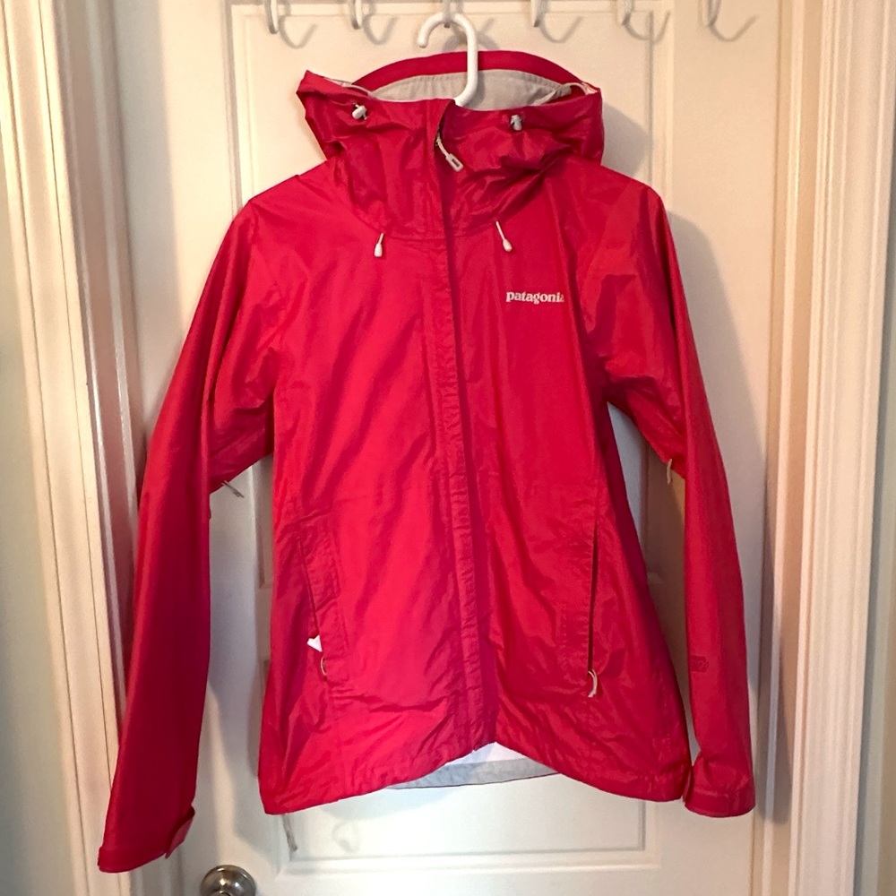 Patagonia Raincoat/Rain Jacket in Fuchsia/Hot Pink